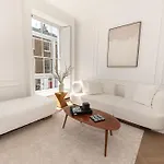 Elegant And Bright 3-Bed Flat Near Sloane Square