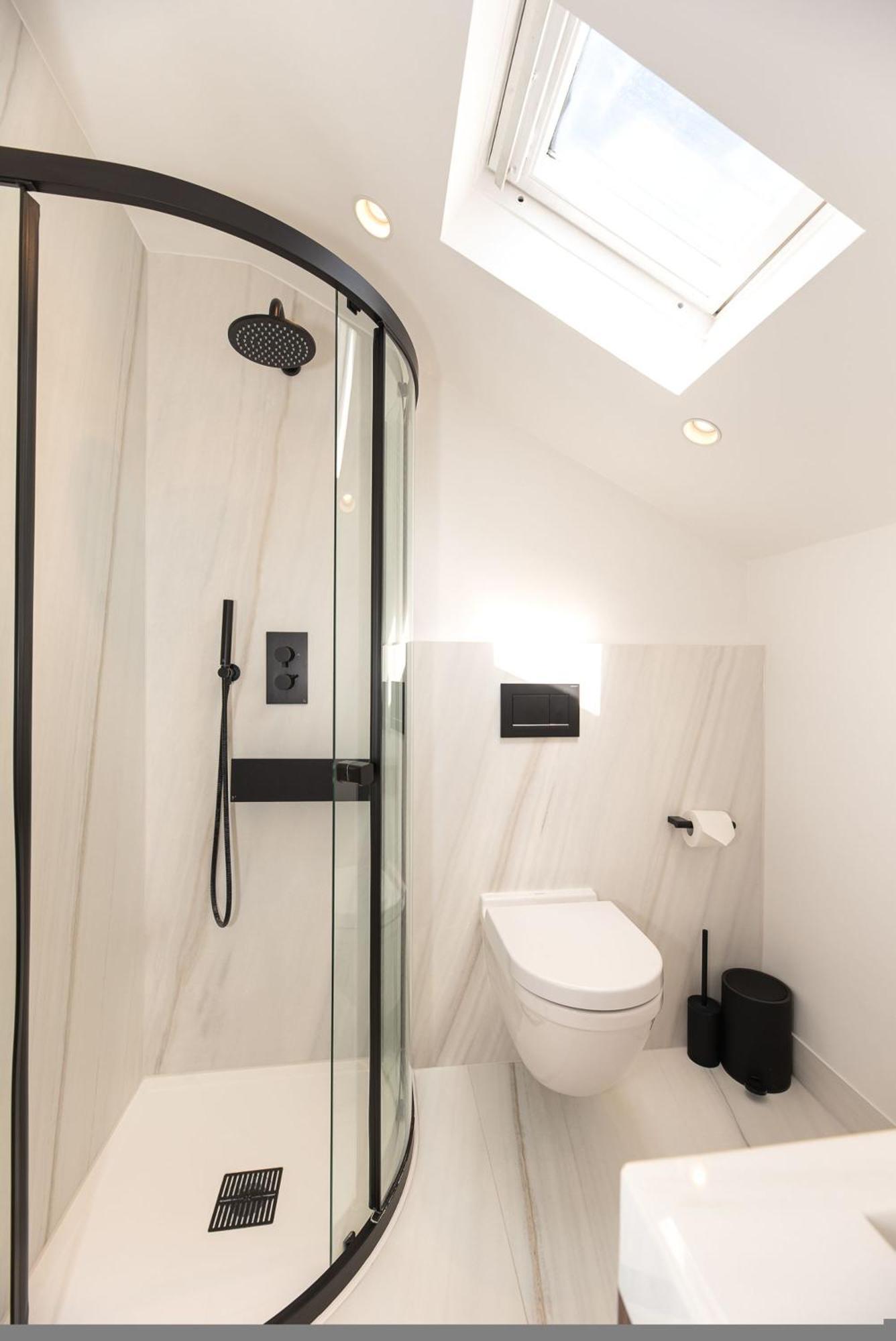 Elegant And Bright 3-bed Flat Near Sloane Square *